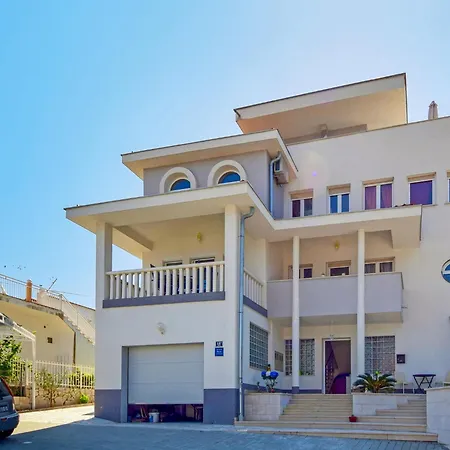 Apartment Apartment Anda-3 By Interhome Trogir