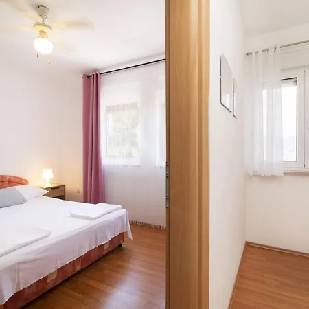 Apartment Anda-3 By Interhome