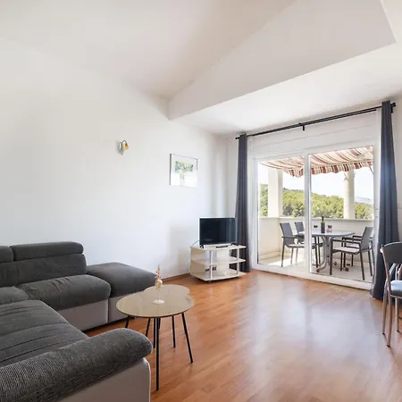 Anda-3 By Interhome شقة تروغير