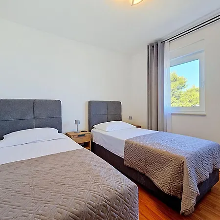 Apartment Anda-3 By Interhome *