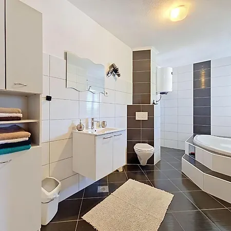 Anda-3 By Interhome *